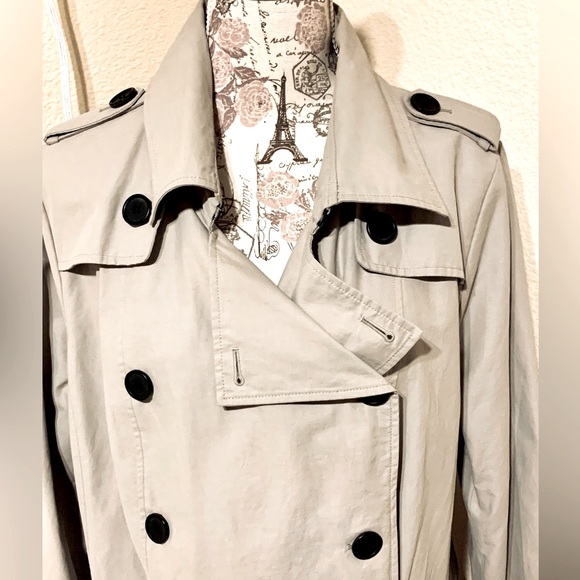 Universal Standard Trench Coat - Picture 3 of 11